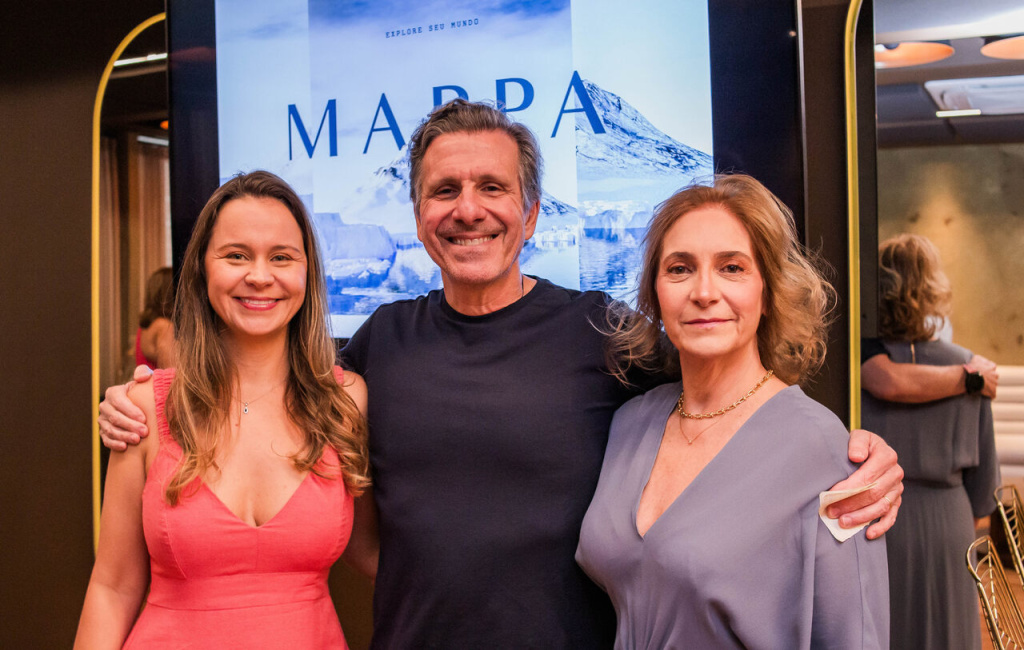 Ana Maria Freitas, gerente da Mappa, com Hugo e Cris