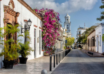 Calle Arzobispo Meriño. Santo Domingo