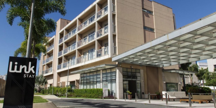 Promenade Link Stay