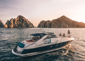 HRHLosCabos_Lifestyle_Sunset Yatch