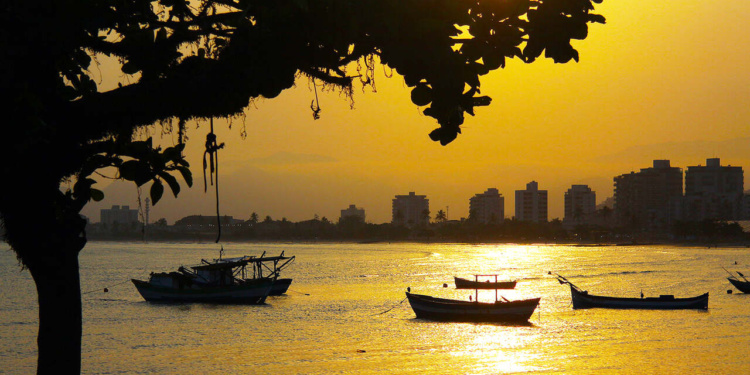 Praia do Camaroeiro, em Caraguatatuba, litoral norte de SP