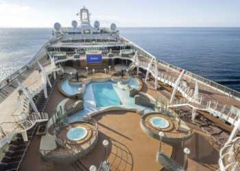 Piscina do MSC Divina