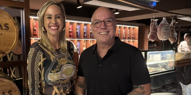 Marco Oliva e Mariana Dias, no encontro do Club Med sobre o EBB Neve em Belo Horizonte