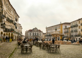 Praça do Giraldo, Évora