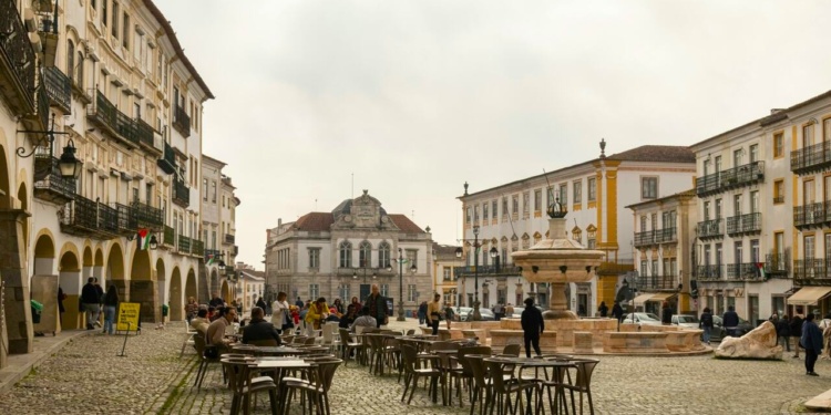 Praça do Giraldo, Évora