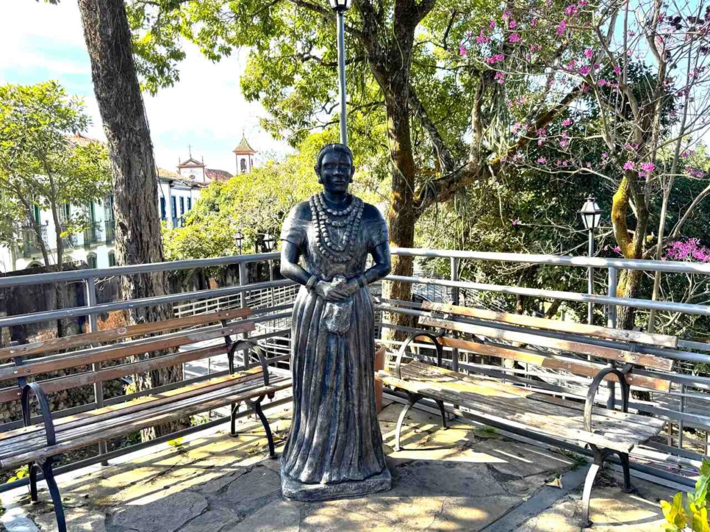 estátua de Chica da Silva