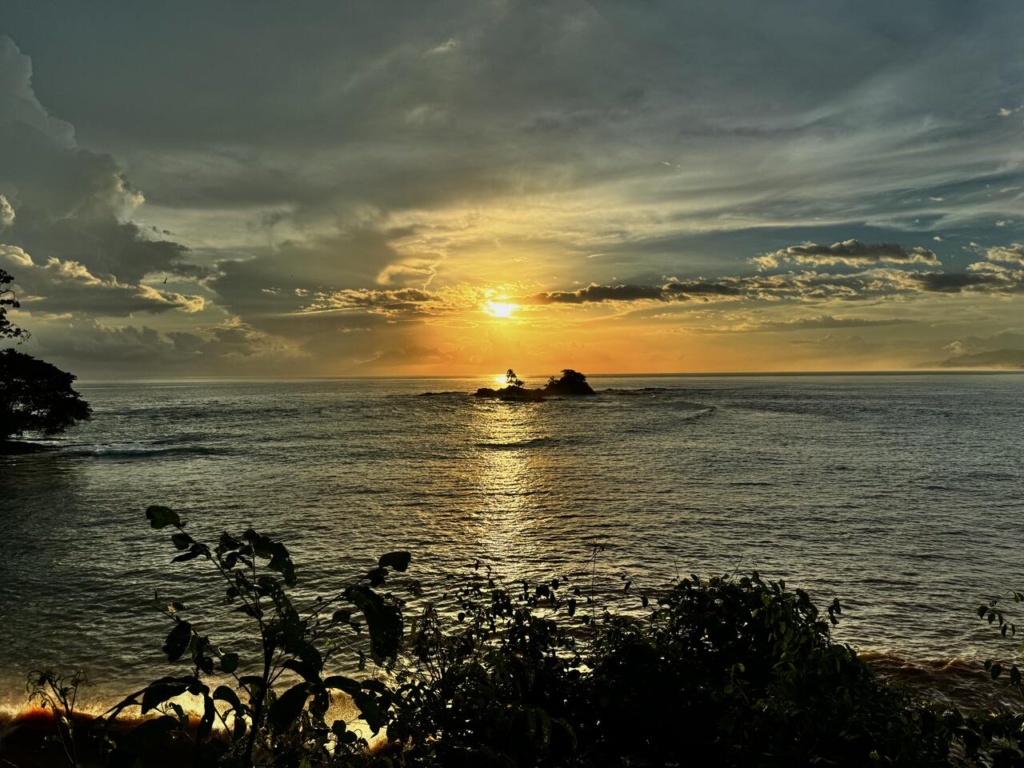 Pôr do sol em Dominicalito